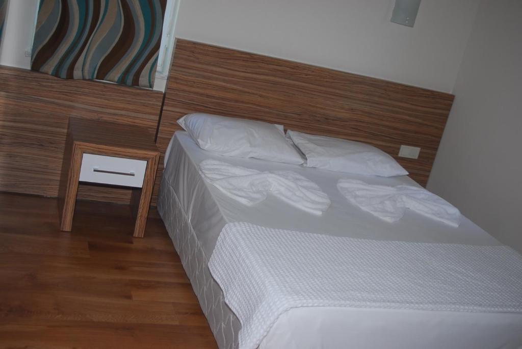 Yucesan Hotel Avsallar Szoba fotó